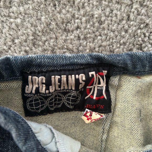Vintage Blue Denim Jeans with Zipper Detail - Picture 10 of 11
